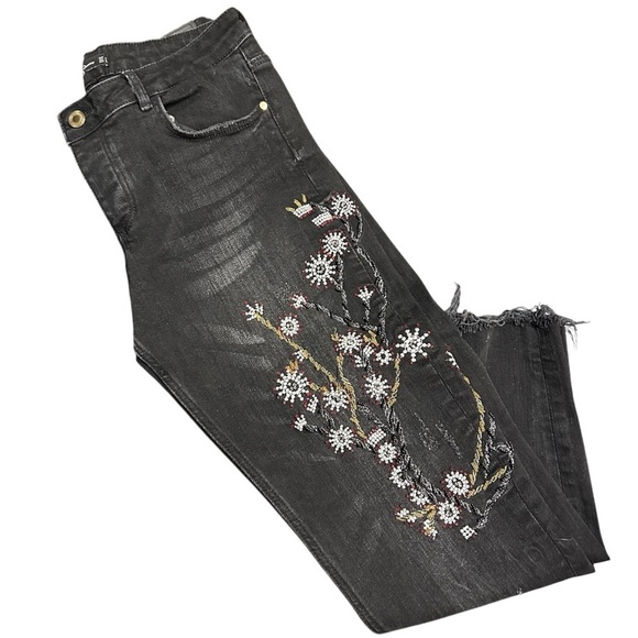Zara Denim - Zara Black Raw Edge Jeans with Beaded Floral Embroidery SZ 8